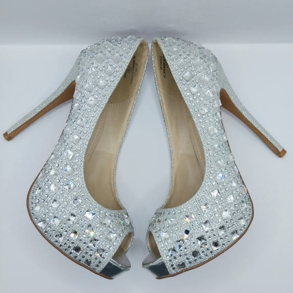 Vince Camuto Candice Silver Stone Pumps - Picture 3 of 9
